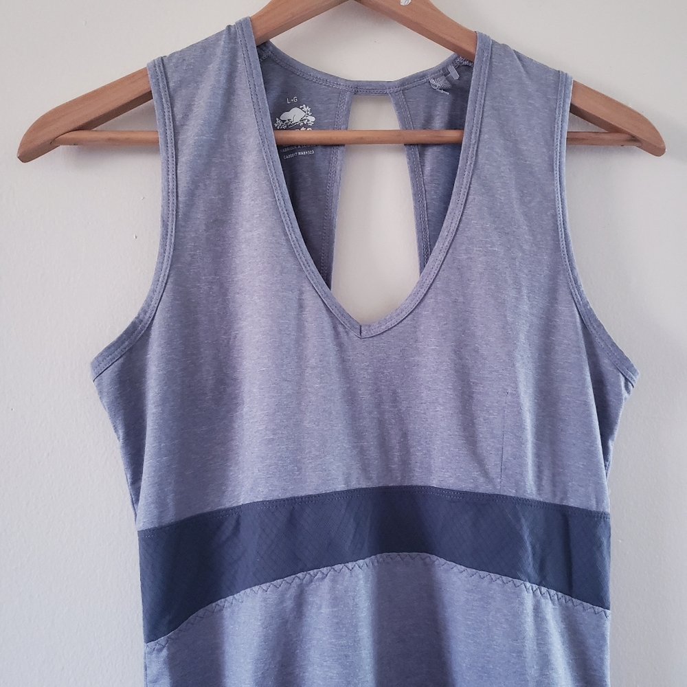 ROOTS Hip Length V Neck /Key Hole Open Back Athletic Tank - L - Picture 4 of 12